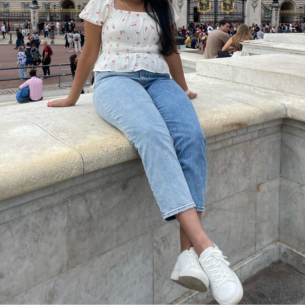 A&F Curve Love Mom High Rise Jeans